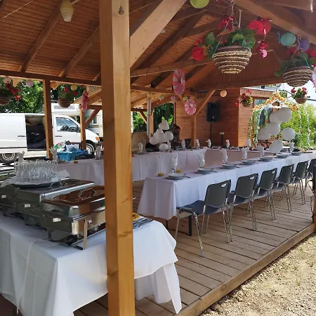 Rezi-dencia Gyogynovenyfalu Campingplatz Rezi